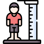 Icono de un chico tomándose la estatura con camiseta roja, cabello negro y pantalon corto negro
